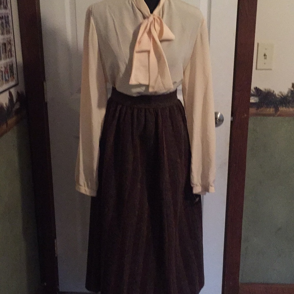 Amazing Vintage wool skirt w/pockets